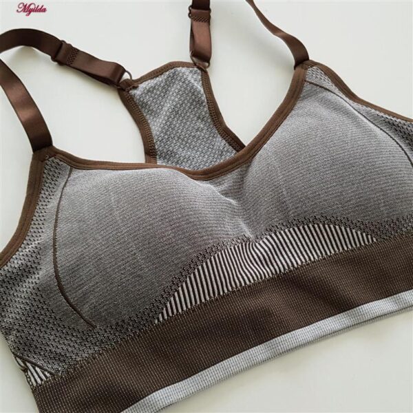 ست نیم تنه و شلوارک ورزشی زنانه ماییلدا مدل بدون فنر پددار کد 4486 رنگ قهوه ای