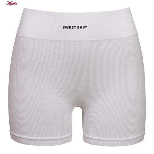 ست نیم تنه و شلوارک ورزشی زنانه ماییلدا مدل پددار بدون فنر کد 4580 رنگ سفید