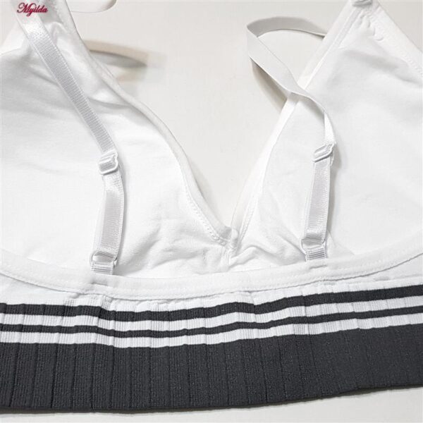 ست نیم تنه و شورت ورزشی زنانه ماییلدا مدل بدون فنر پددار کد 4751 رنگ سفید