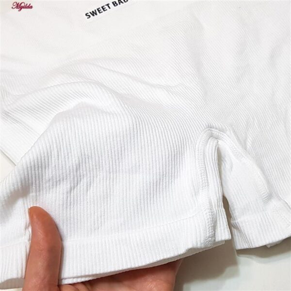 ست نیم تنه و شلوارک ورزشی زنانه ماییلدا مدل پددار بدون فنر کد 4580 رنگ سفید