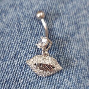 پرسینگ طرح لب کد R-433