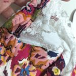 ست شورت و سوتین زنانه پانیذ مدل گل‌گلی گیپوری فنردار کد 9045