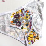 ست شورت و سوتین زنانه پانیذ مدل گلگلی گیپوری فنردار کد 9045