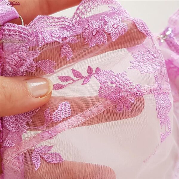 ست شورت و سوتین زنانه فیتن فرخ زادی مدل فنردار گیپور طرح دار کد 4952-6 رنگ یاسی