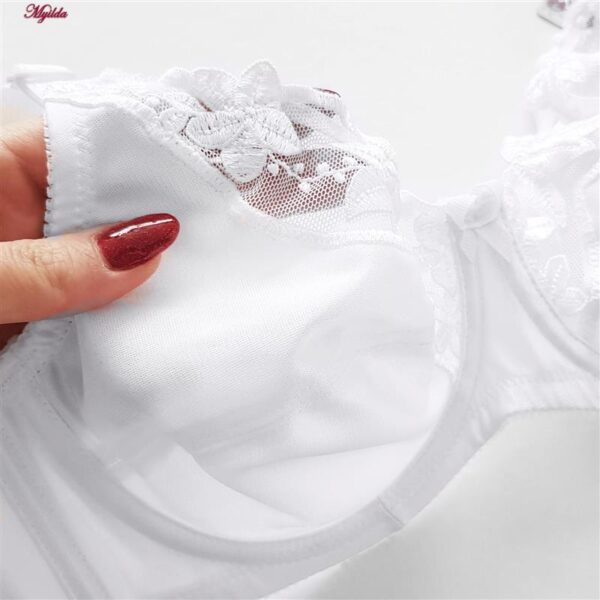 سوتین زنانه لین مدل لبه گیپوری فنردار کد 4681-521 رنگ سفید