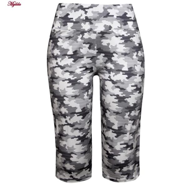 ست تاپ و شلوارک ورزشی زنانه مدل 5215-746P رنگ مشکی به همراه هدبند