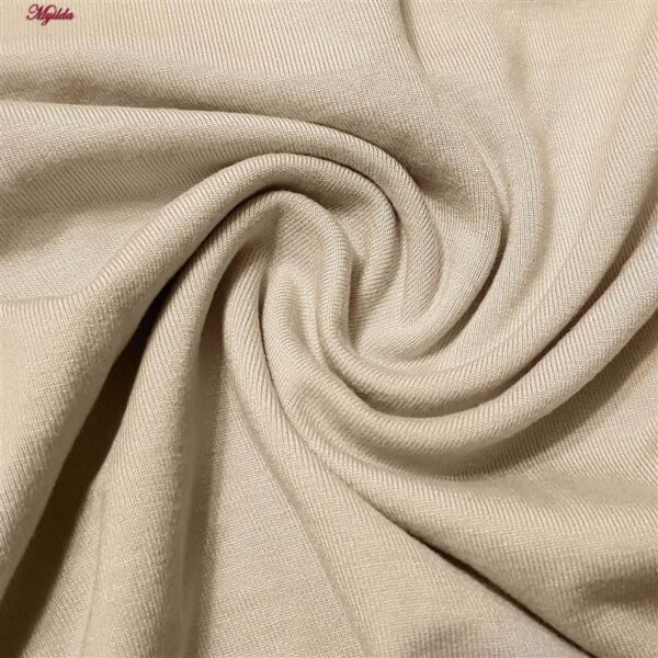 ست تی شرت آستین بلند و شلوارک ورزشی زنانه مدل ریلی کد 5226-696p رنگ کرم