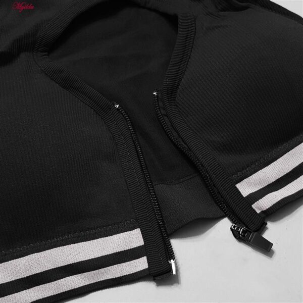 ست نیم تنه و شلوارک ورزشی زنانه ماییلدا مدل زیپ دار پشت چین دار کد 5243-8319 رنگ مشکی