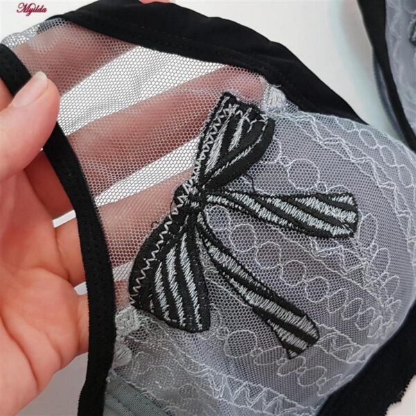 ست شورت و سوتین زنانه ماییلدا مدل پاپیون بدون فنر کاپ اسفنجی کد 5300-A881 رنگ طوسی