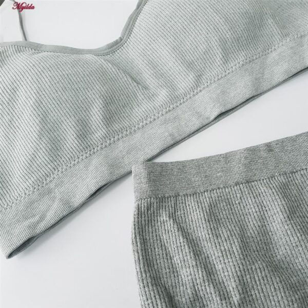 ست شورت و نیم تنه ورزشی زنانه ماییلدا مدل 5368