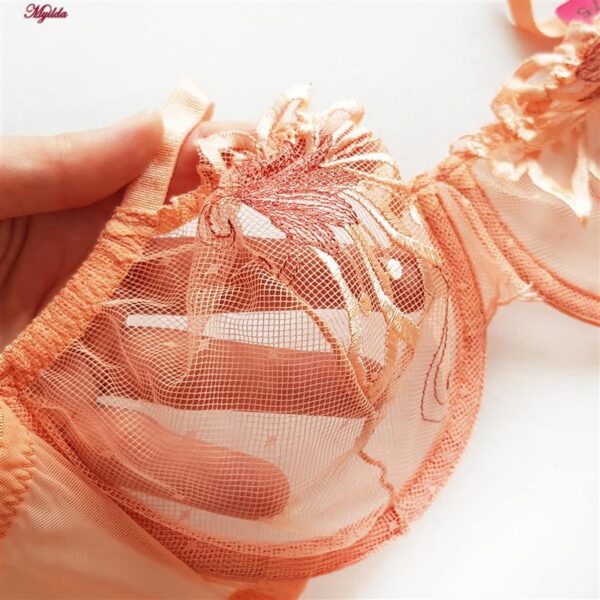 ست شورت و سوتین زنانه برتا مدل فنردار گیپور کد 4695-2020LC