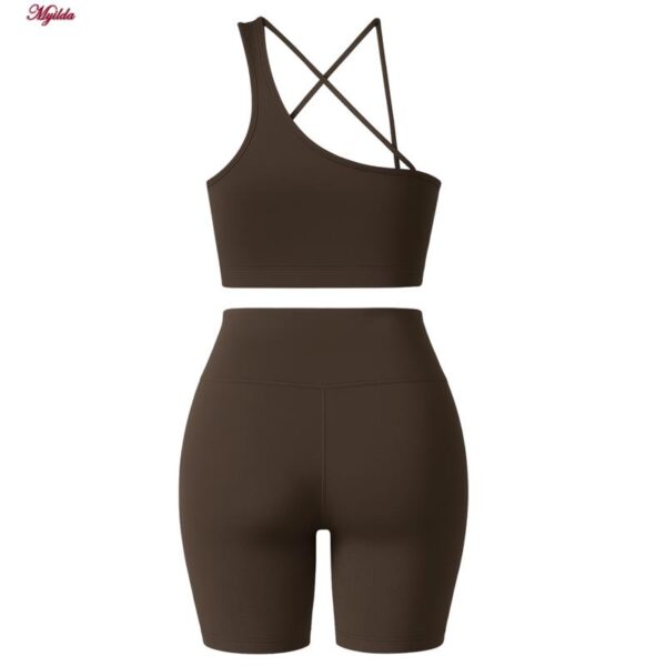 ست نیم‌تنه و شلوارک ورزشی زنانه ماییلدا مدل 5409-7106