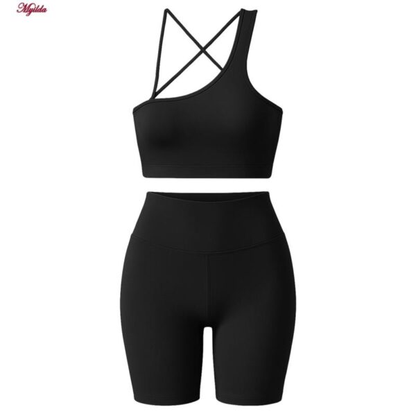 ست نیم‌تنه و شلوارک ورزشی زنانه ماییلدا مدل 5409-7106