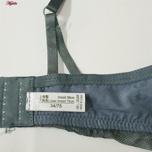 سوتین اسفنجی زنانه مدل بدون فنر کد 5406-6172