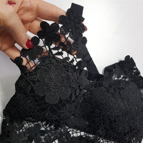 کراپ تاپ زنانه ماییلدا مدل گل گلی گیپوری کد 5474-1837