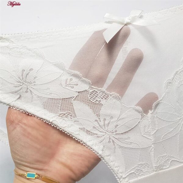 شورت زنانه ماییلدا مدل گیپور گل گلی کد 5544-7033