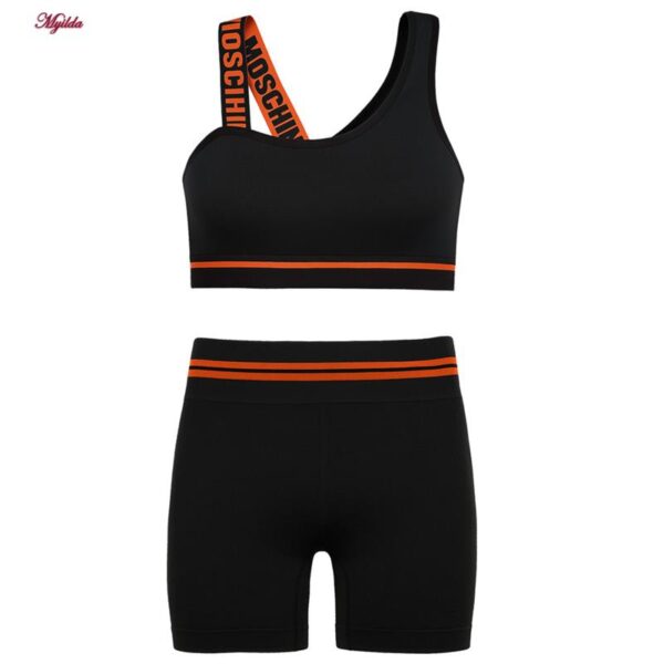 ست نیم‌تنه و شلوارک ورزشی زنانه مدل سیملس پشت چین دار کد 5562-2333