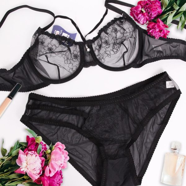 ست شورت و سوتین زنانه پانیذ مدل 9020-B