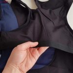 نیم تنه ورزشی زنانه کیو سی اند اف ای مدل پد دار بدون فنر کد 4230-2