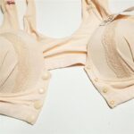 سوتین بارداری ماییلدا مدل کاپ اسفنجی دکمه دار کد 4773 رنگ کرم