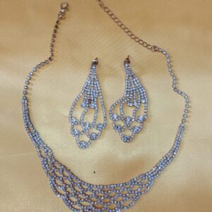 سرویس گوشواره و گردنبند طلایی نگین دار کد R-391