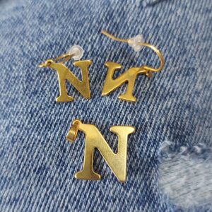 ست پلاک و گوشواره طرح N طلایی کد R-426