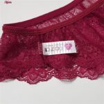 شورت زنانه کوزا مدل گیپور گلدار فانتزی کد 4886 رنگ زرشکی