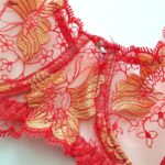 ست شورت و سوتین زنانه فیتن فرخ زادی مدل فنردار گیپور طرح دار کد 4952-4 رنگ قرمز