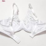 سوتین زنانه پانیذ مدل فنردار گیپور گلدار کد 66364-new رنگ سفید