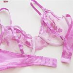 ست شورت و سوتین زنانه فیتن فرخ زادی مدل فنردار گیپور طرح دار کد 4952-6 رنگ یاسی