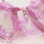 ست شورت و سوتین زنانه فیتن فرخ زادی مدل فنردار گیپور طرح دار کد 4952-6 رنگ یاسی