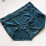 شورت زنانه مدل لبه گیپوری کد 4971 رنگ سبز کله غازی