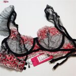 ست شورت و سوتین زنانه برتا مدل فنردار کد 5107-4030-RB رنگ مشکی به همراه نگهدارنده جوراب