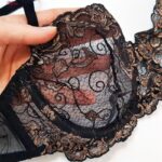 ست شورت و سوتین زنانه برتا مدل فنردار گل کد 5100-2420-TB رنگ مشکی