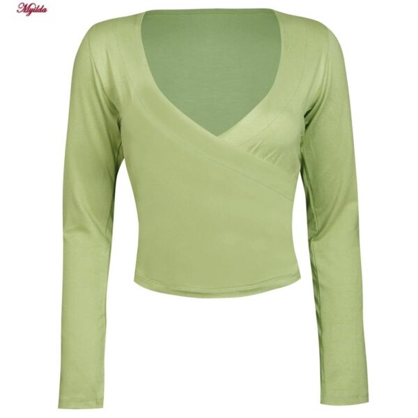 ست تی شرت و شلوارک ورزشی زنانه مدل 5223-697P رنگ سبز