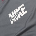 ست تی شرت و شلوار ورزشی زنانه مدل 5231-734p رنگ خاکستری به همراه هدبند