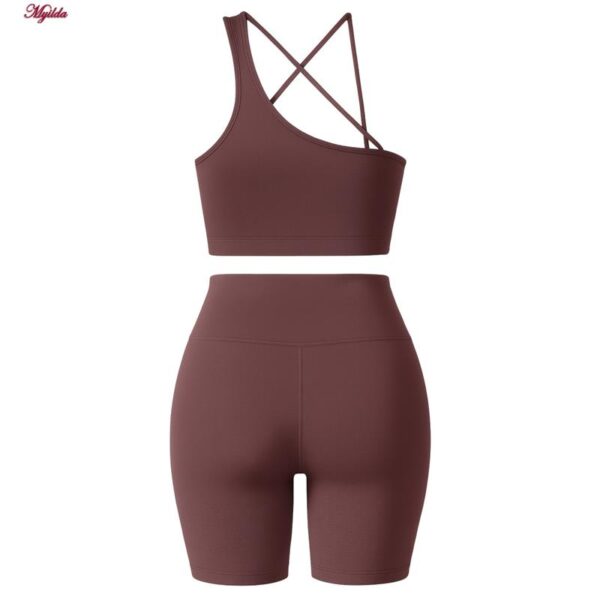 ست نیم‌تنه و شلوارک ورزشی زنانه ماییلدا مدل 5409-7106