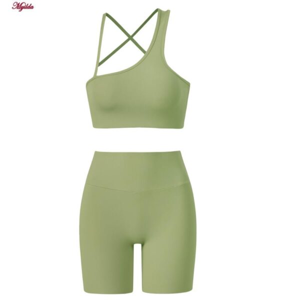 ست نیم‌تنه و شلوارک ورزشی زنانه ماییلدا مدل 5409-7106