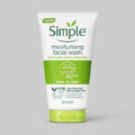ژل شست‌وشوی صورت سیمپل مدل moisturising حجم 150 میلی‌لیتر
